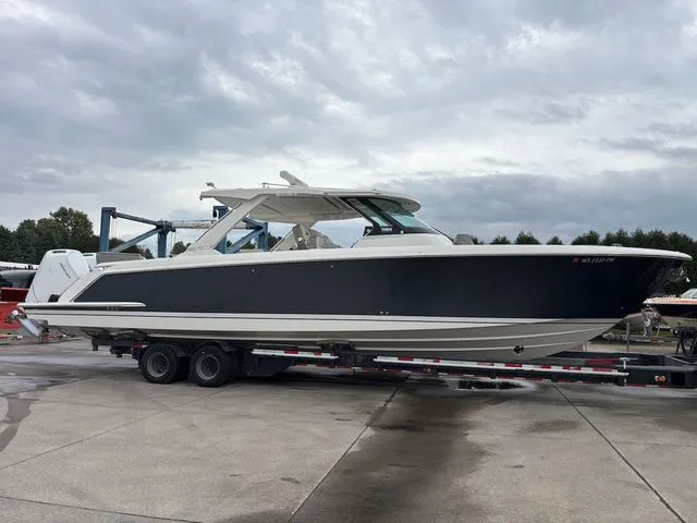 The Image of Tiara 43LS 2022 - 1