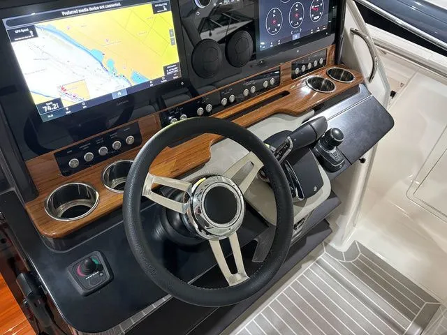 Slide: The Image of Tiara 43LS 2022 - 20