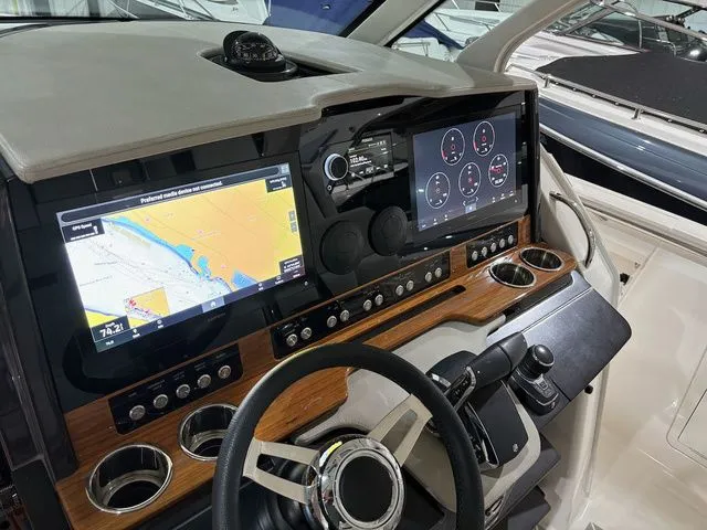 Slide: The Image of Tiara 43LS 2022 - 21