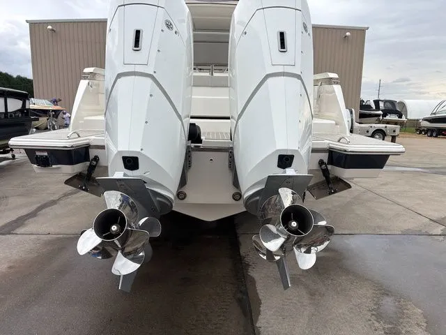 Slide: The Image of Tiara 43LS 2022 - 3