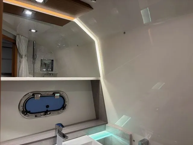 Slide: The Image of Tiara 43LS 2022 - 30