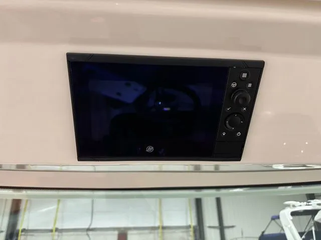 Slide: The Image of Tiara 43LS 2022 - 32