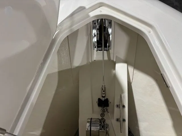 Slide: The Image of Tiara 43LS 2022 - 39