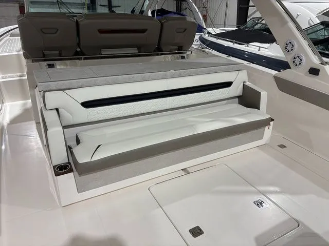 Slide: The Image of Tiara 43LS 2022 - 9