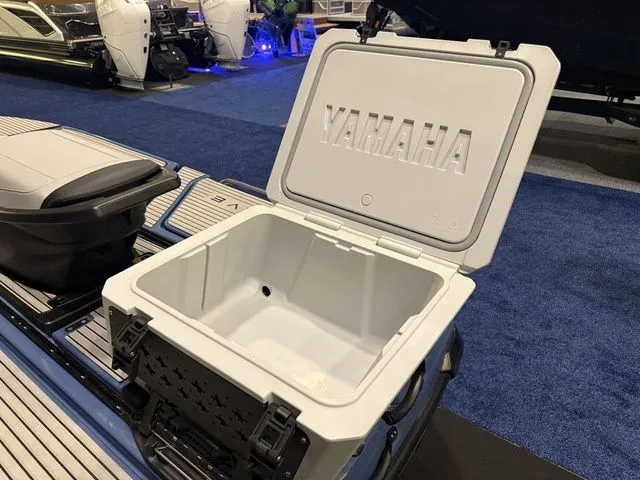 Slide: The Image of Yamaha Crosswave® 2026 - 8