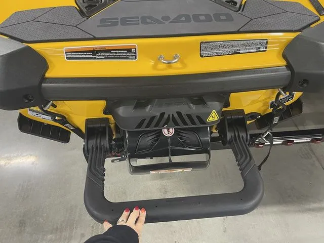 Slide: The Image of Sea-Doo RXP-X 300 IBR Millenium Yellow 2022 - 10