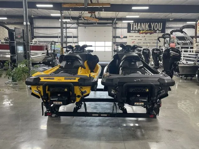 Slide: The Image of Sea-Doo RXP-X 300 IBR Millenium Yellow 2022 - 12
