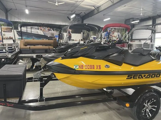 Slide: The Image of Sea-Doo RXP-X 300 IBR Millenium Yellow 2022 - 8