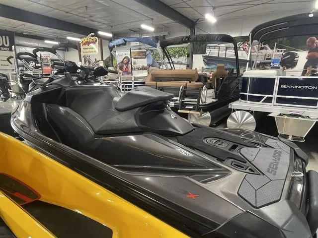 Slide: The Image of Sea-Doo RXP-X 300 IBR Millenium Yellow 2022 - 9