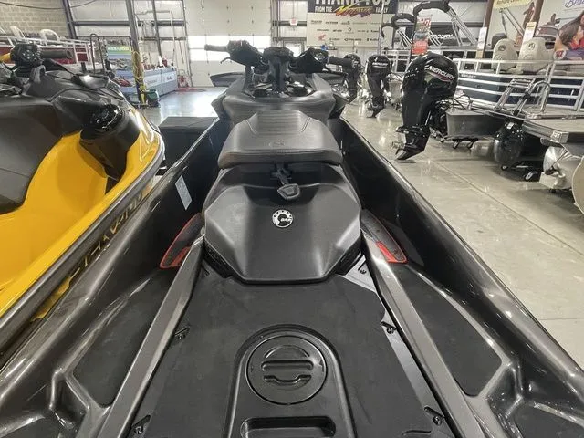 Slide: The Image of Sea-Doo RXP-X 300 Ibr Premium Triple Black 2022 - 8