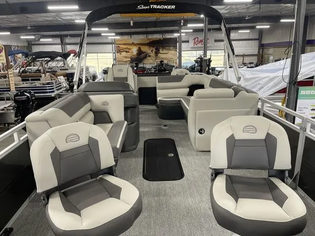 Slide: The Image of Sun Tracker Fishin' Barge 22 XP3 2026 - 13