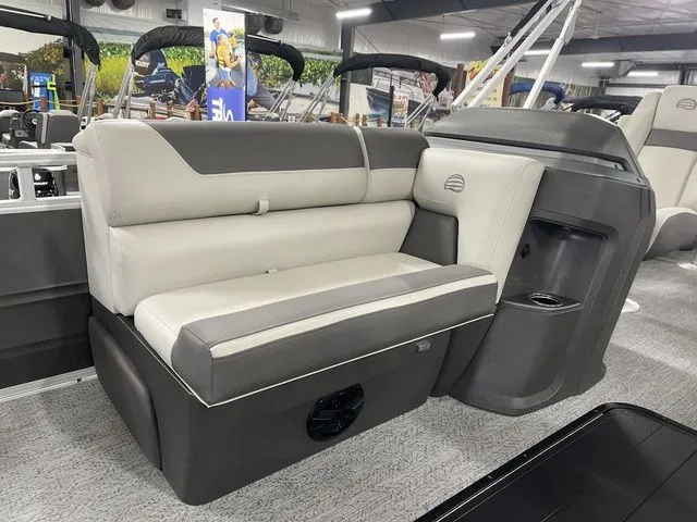 Slide: The Image of Sun Tracker Fishin' Barge 22 XP3 2026 - 15