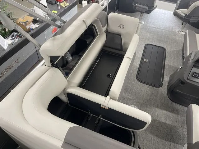 Slide: The Image of Sun Tracker Fishin' Barge 22 XP3 2026 - 17