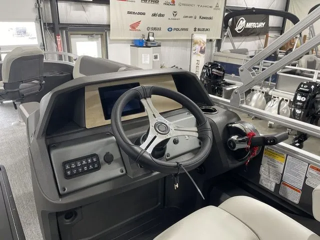 Slide: The Image of Sun Tracker Fishin' Barge 22 XP3 2026 - 19