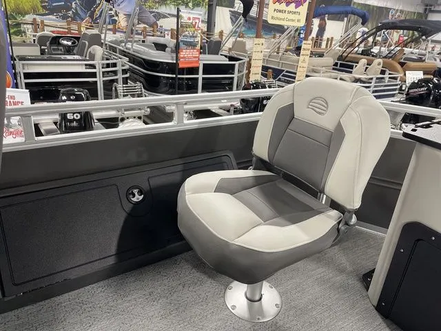 Slide: The Image of Sun Tracker Fishin' Barge 22 XP3 2026 - 30