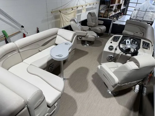 Slide: The Image of Bennington 21 SL 2017 - 21