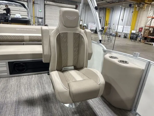 Slide: The Image of Bennington M Swingback 22 MSB 2026 - 10