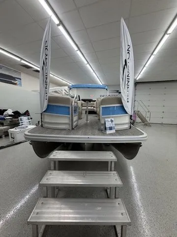 Slide: The Image of Bennington M Swingback 22 MSB 2026 - 13