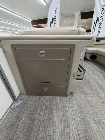 Slide: The Image of Bennington M Swingback 22 MSB 2026 - 19