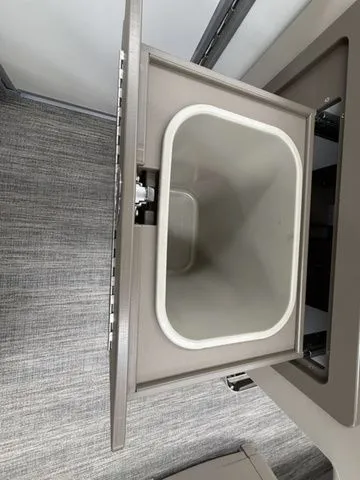 Slide: The Image of Bennington M Swingback 22 MSB 2026 - 20