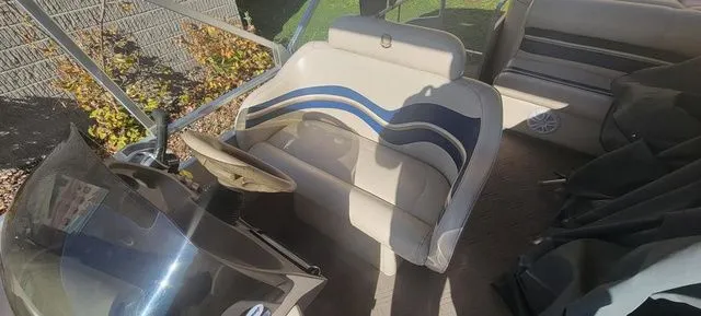 Slide: The Image of Premier Escapade 25 2002 - 9