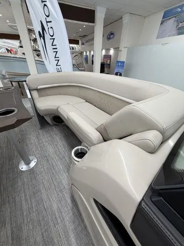 Slide: The Image of Bennington M Swingback 22 MSB 2026 - 15