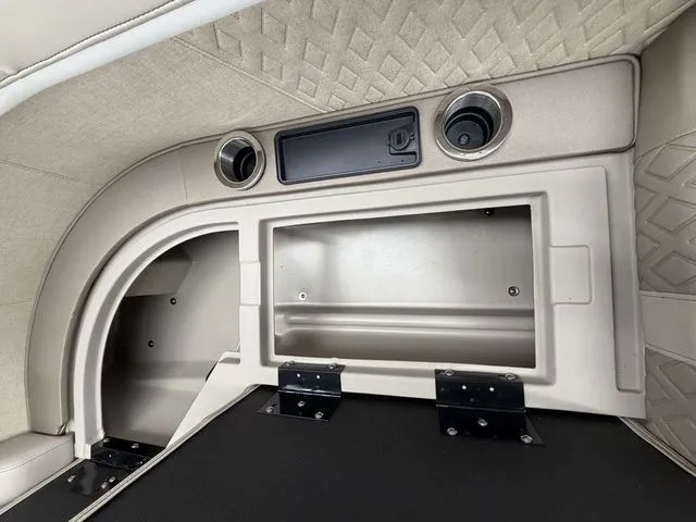 Slide: The Image of Bennington M Swingback 22 MSB 2026 - 16