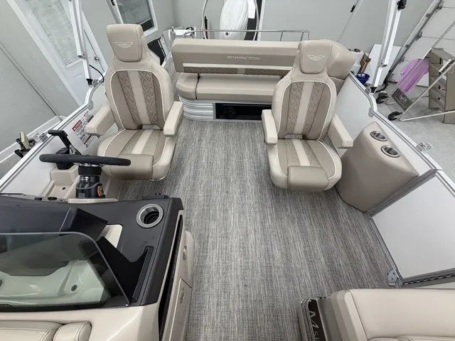 Slide: The Image of Bennington M Swingback 22 MSB 2026 - 18