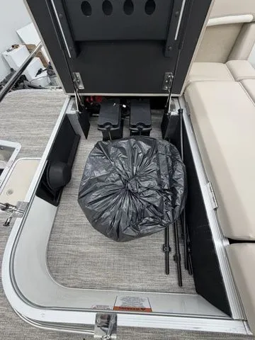 Slide: The Image of Bennington M Swingback 22 MSB 2026 - 27