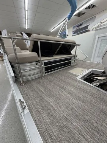 Slide: The Image of Bennington M Swingback 22 MSB 2026 - 29