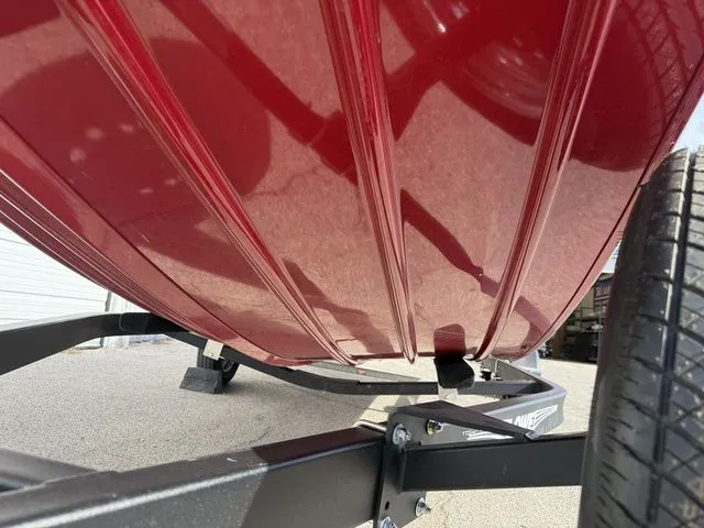 Slide: The Image of Lowe Stinger 178 2019 - 11