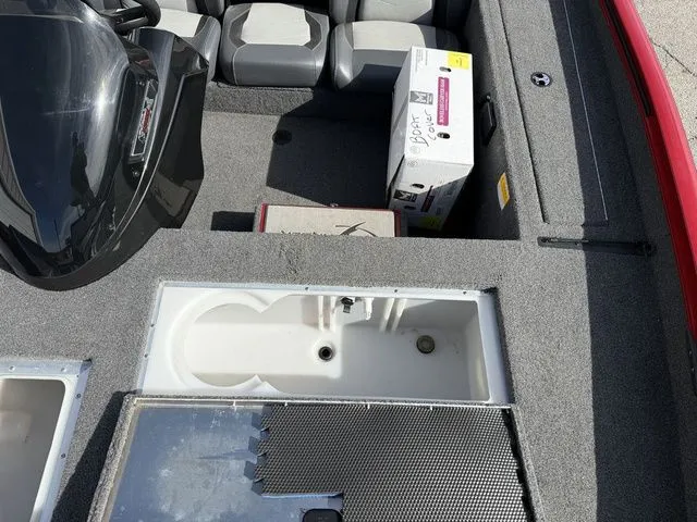 Slide: The Image of Lowe Stinger 178 2019 - 17