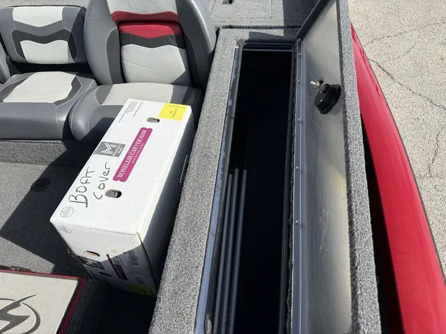 Slide: The Image of Lowe Stinger 178 2019 - 19