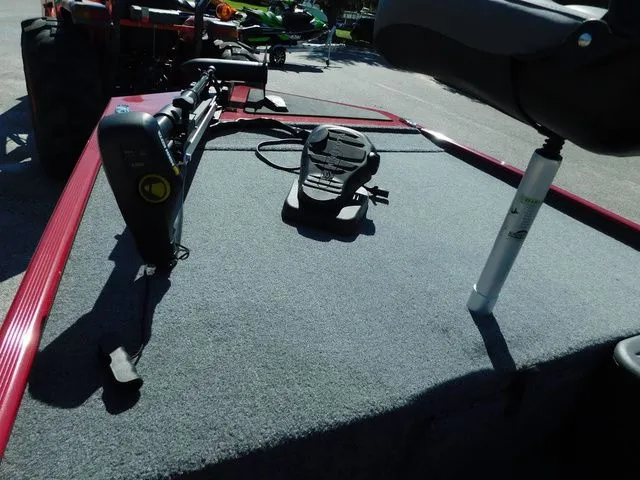 Slide: The Image of Tracker Bass Tracker Classic XL 2024 - 14