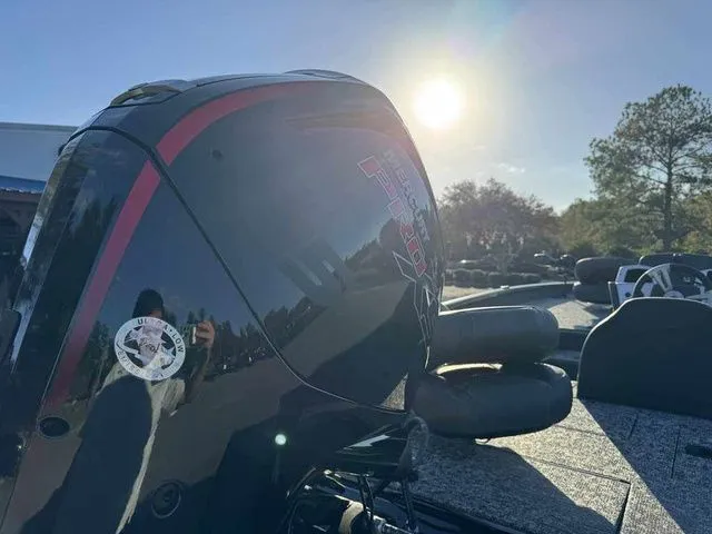 Slide: The Image of Tracker Pro Team 190 2026 - 10