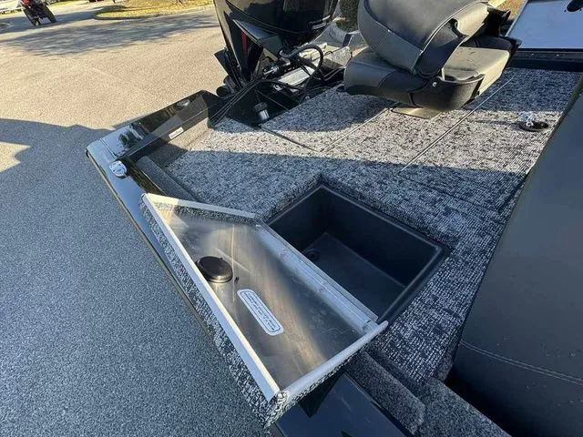 Slide: The Image of Tracker Pro Team 190 2026 - 13