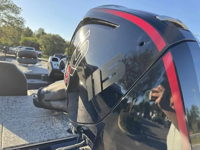 Slide: The Image of Tracker Pro Team 190 2026 - 9