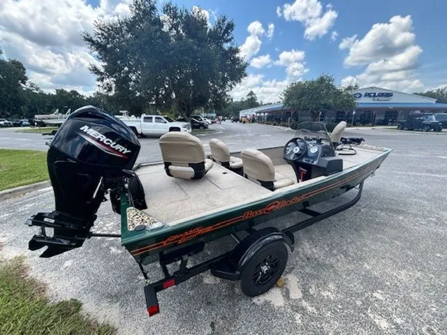 Slide: The Image of Tracker Bass Tracker Classic Limited 2026 - 6