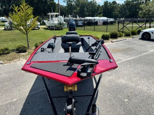 Slide: The Image of Tracker Panfish 17 2025 - 3