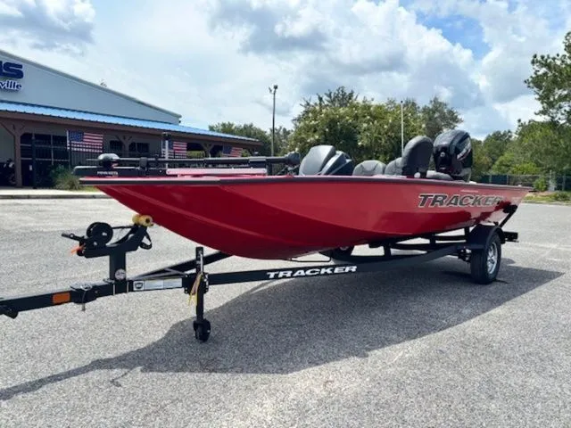 Slide: The Image of Tracker Pro Team 175 Crappie Edition 2026 - 4