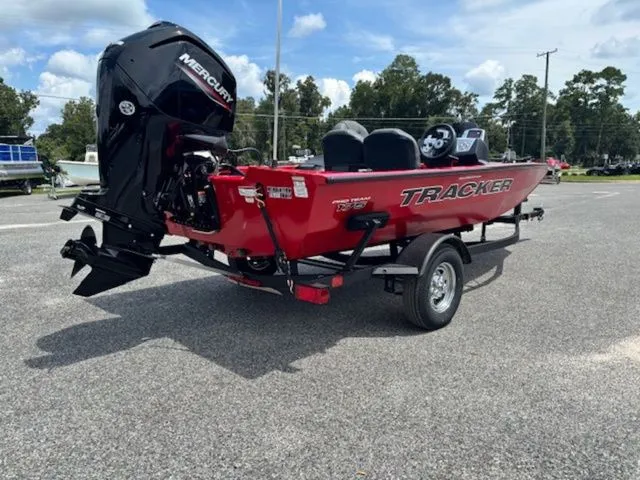 Slide: The Image of Tracker Pro Team 175 Crappie Edition 2026 - 8