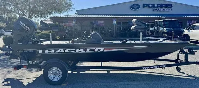 Slide: The Image of Tracker Pro 170 2026 - 5