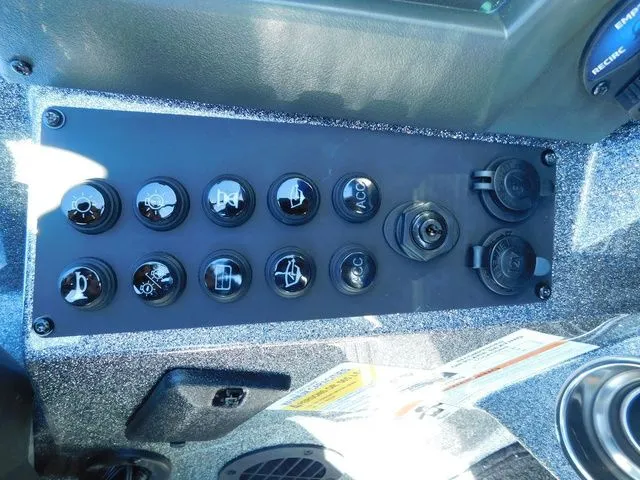 Slide: The Image of Ranger Z518 2024 - 12