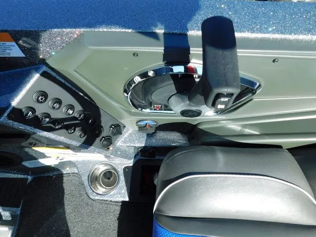 Slide: The Image of Ranger Z518 2024 - 14