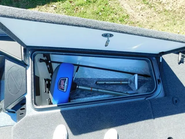 Slide: The Image of Ranger Z518 2024 - 16