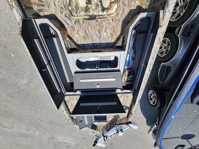 Slide: The Image of Ranger RB210 2024 - 15