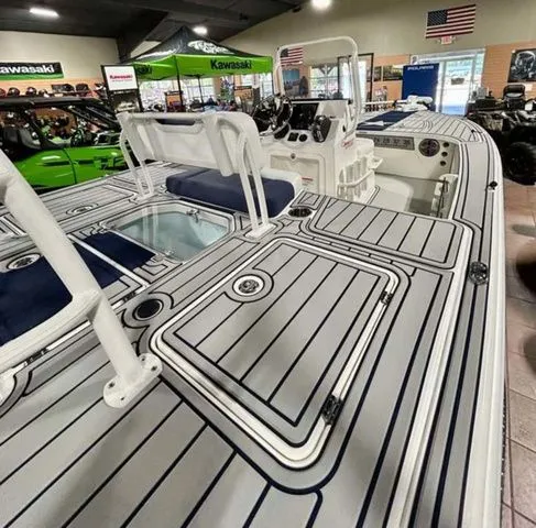 Slide: The Image of Mako 18 Pro Skiff Patriot Edition 2026 - 12