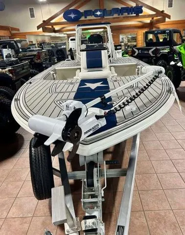 Slide: The Image of Mako 18 Pro Skiff Patriot Edition 2026 - 3