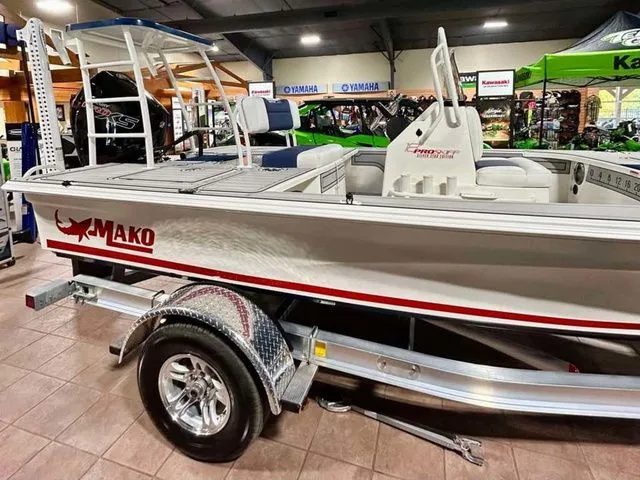 Slide: The Image of Mako 18 Pro Skiff Patriot Edition 2026 - 5