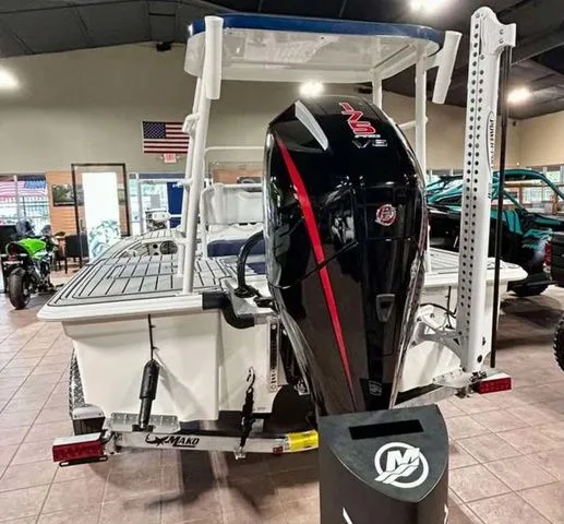 Slide: The Image of Mako 18 Pro Skiff Patriot Edition 2026 - 7